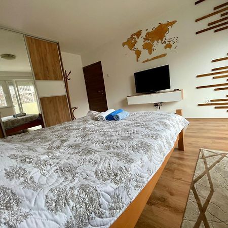 Luxury City Center Apartment スコピエ エクステリア 写真